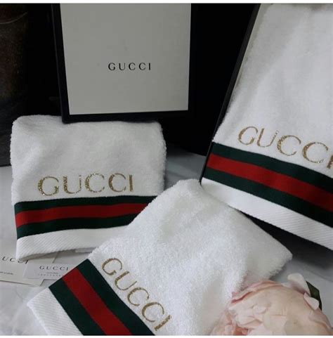 Gucci hand towels